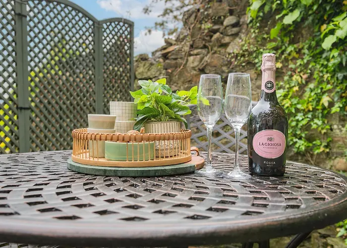 Weavers Newly Converted Luxurious Retreat