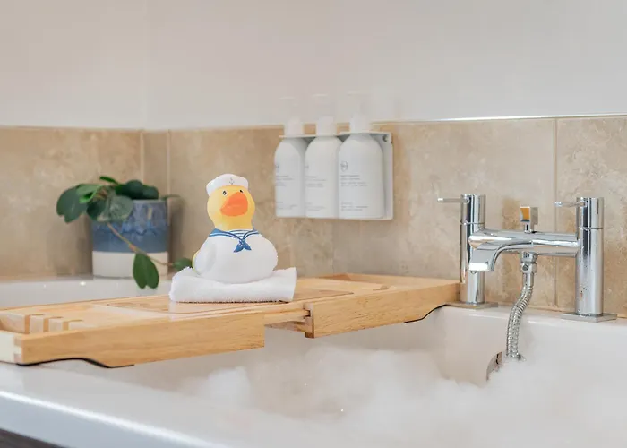 Weavers Newly Converted Luxurious Retreat